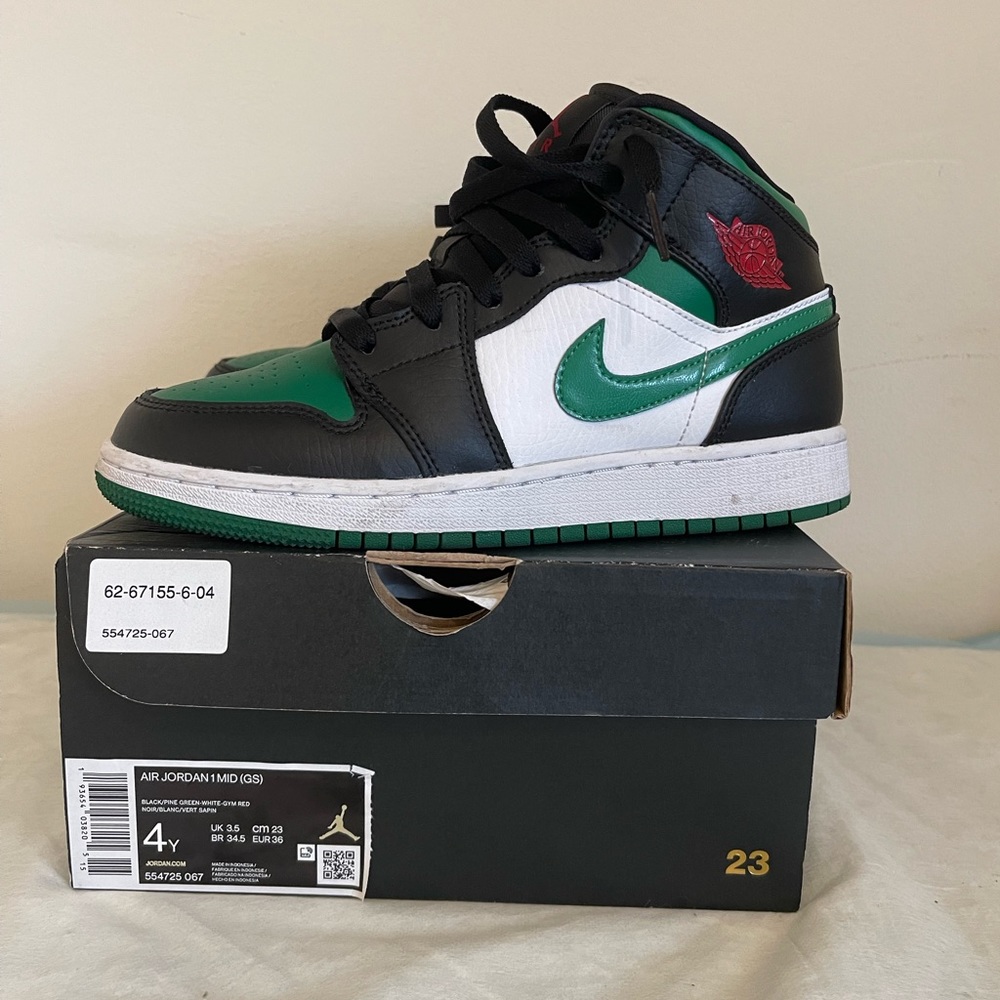 Pine Green Jordan 1
